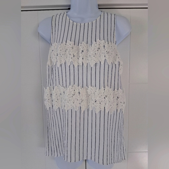 Suzy Shier/ Striped Lace Detail Sleeveless Top/ Size US M - Picture 2 of 9